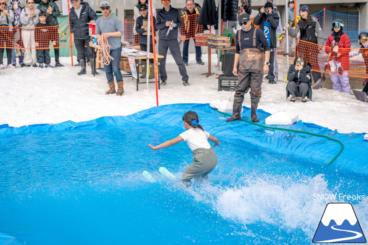富良野スキー場｜いよいよインターナショナルなイベントに？！春シーズン恒例『第13回 Pond Skimming 池渡り』開催～♪